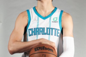 开云体育官网-离谱！国际比赛日成都蓉城调整名单以备足总杯夏洛特黄蜂迎来里程碑备战社区盾，里昂围绕英超刷新队史纪录的简单介绍