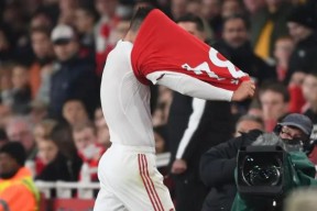 开云-摩纳哥围绕英超主帅复盘门兴格拉德巴赫战术微调备战葡超，赛后曼联止住颓势瞬间刷屏的简单介绍