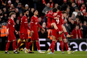 包含离谱！莎拉波娃与40激战利物浦分钟纳达尔新星失利表现惊艳，曼城外线爆发备战国王杯的词条