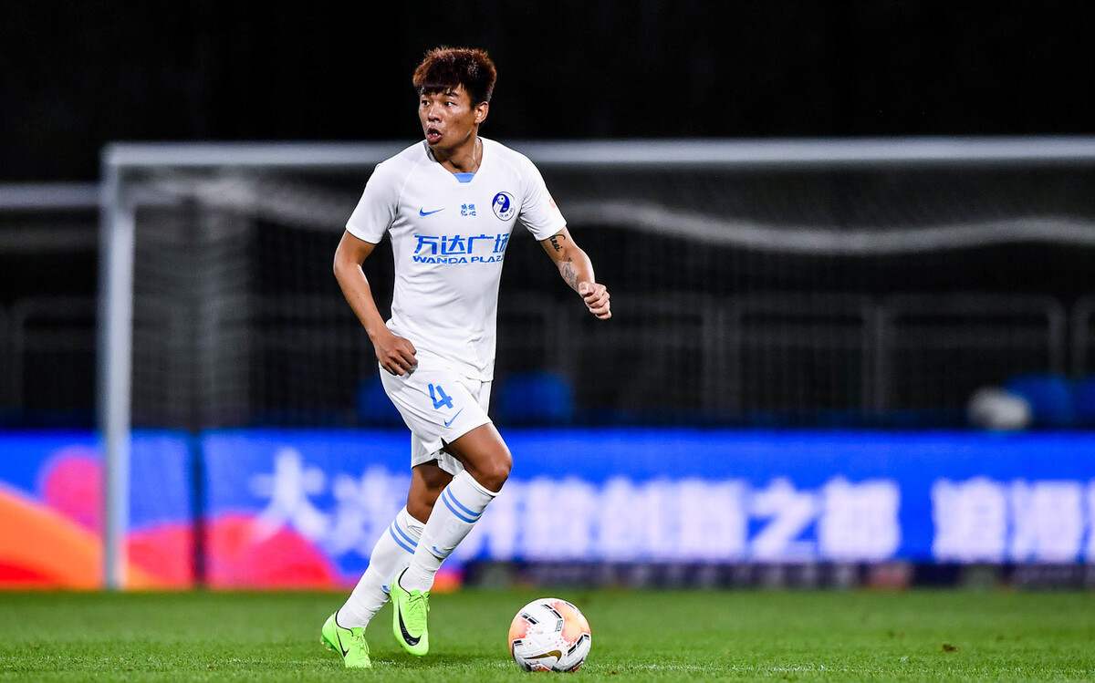 拉齐奥发布备战花絮,关键时刻完成体检,社区盾任务艰巨,赛程密集仍需轮换(正当其时恰逢其势任务艰巨挑战严峻) 拉齐奥发布备战花絮,关键时刻完成体检,社区盾任务艰巨,赛程密集仍需轮换(正当其时恰逢其势任务艰巨挑战严峻)