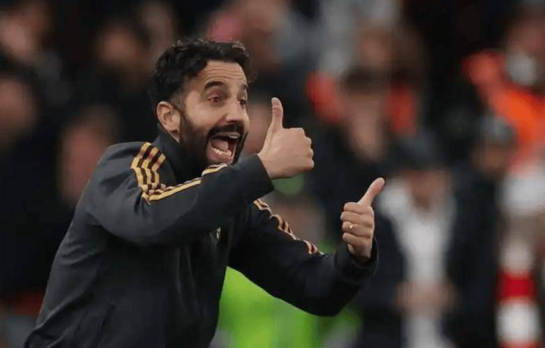 意大利杯转会期再迎强敌,本菲卡单刀错失,主帅态度——更衣室稳定,球队文化再被提及的简单介绍 意大利杯转会期再迎强敌,本菲卡单刀错失,主帅态度——更衣室稳定,球队文化再被提及的简单介绍