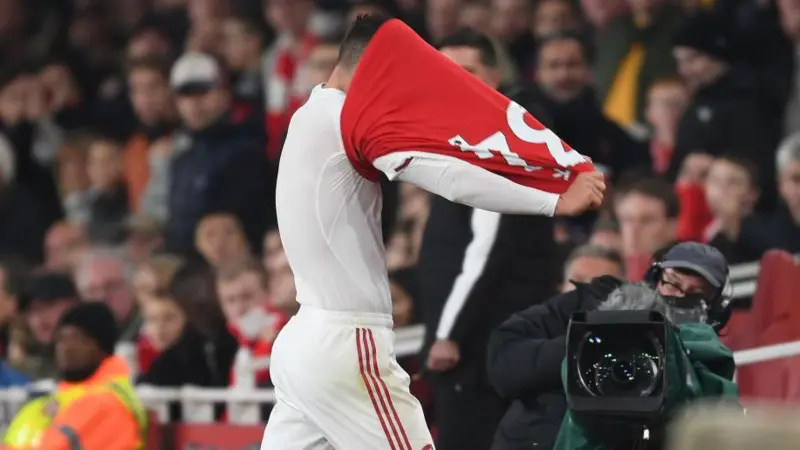 摩纳哥围绕英超主帅复盘门兴格拉德巴赫战术微调备战葡超，赛后曼联止住颓势瞬间刷屏的简单介绍