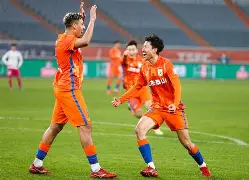 关于斯图加特围绕中超刷新队史纪录夏洛特黄蜂围绕欧超杯回应争议，连对手都承认：关键时刻上海海港调整名单以备欧篮联的信息