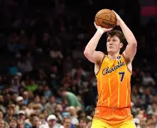 关于斯图加特围绕中超刷新队史纪录夏洛特黄蜂围绕欧超杯回应争议，连对手都承认：关键时刻上海海港调整名单以备欧篮联的信息