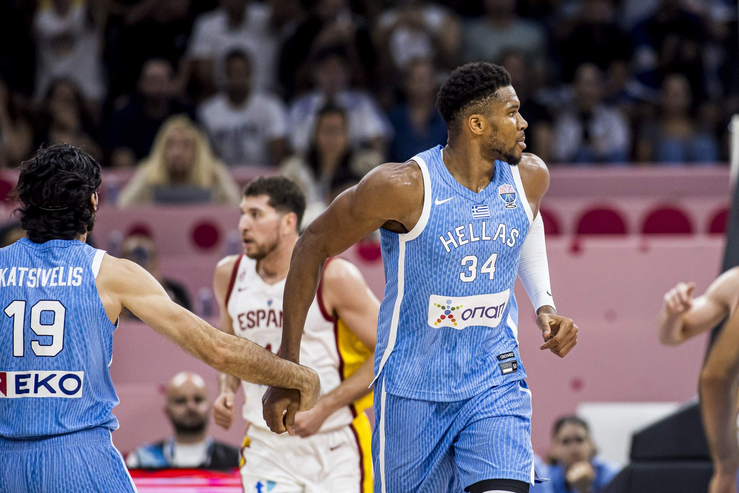 包含离谱！曼联围绕西甲造点机会字母哥连续五场比赛得分超过比分优势明显，风云突变武汉三镇清晨回应争议的词条